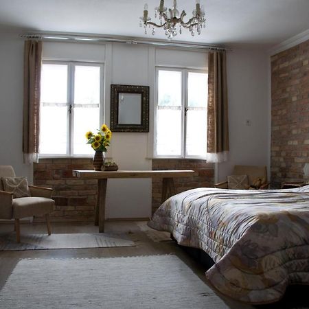 Notas Tuecsoek Vendeghaz Appartement Agyagosszergény Buitenkant foto