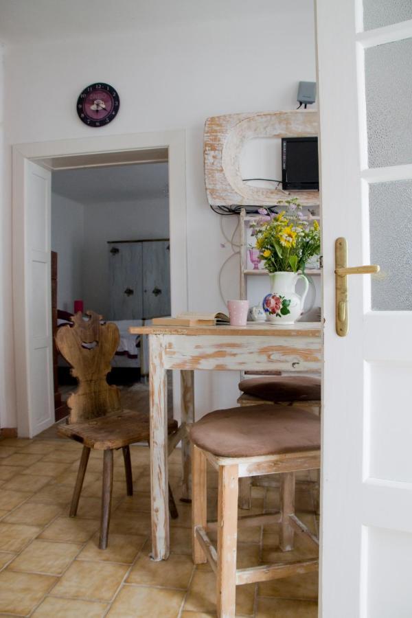 Notas Tuecsoek Vendeghaz Appartement Agyagosszergény Buitenkant foto