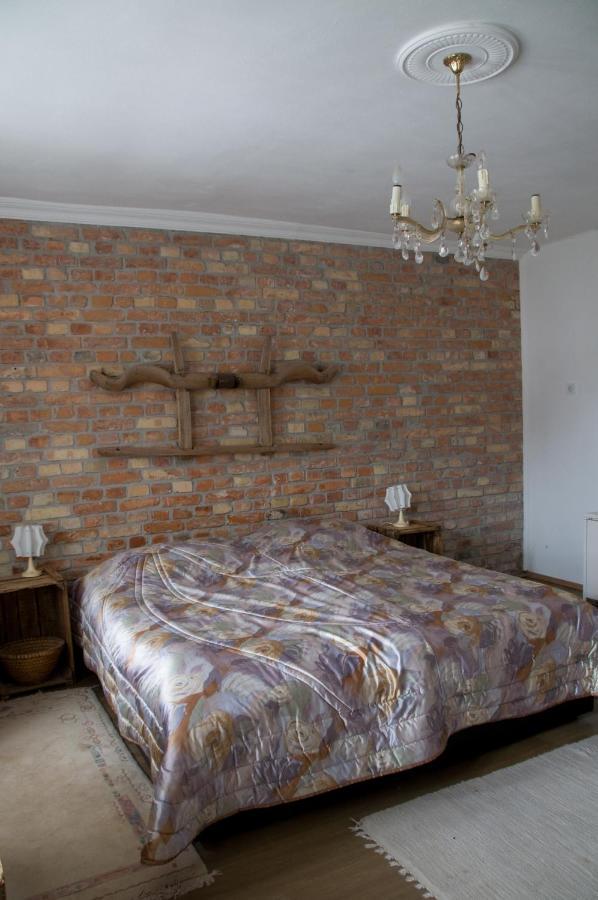 Notas Tuecsoek Vendeghaz Appartement Agyagosszergény Buitenkant foto